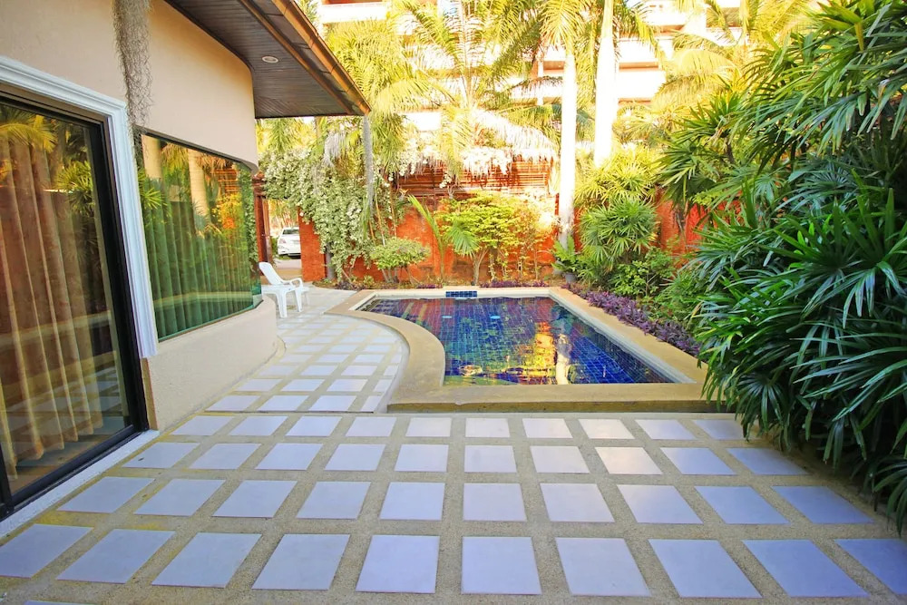Cosy Beach Pool Villa By Pattaya Sunny Rentals