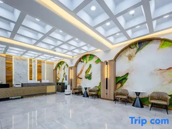 Jifeng Resort Hotel (Heihe Central Commercial Pedestrian Street Branch)