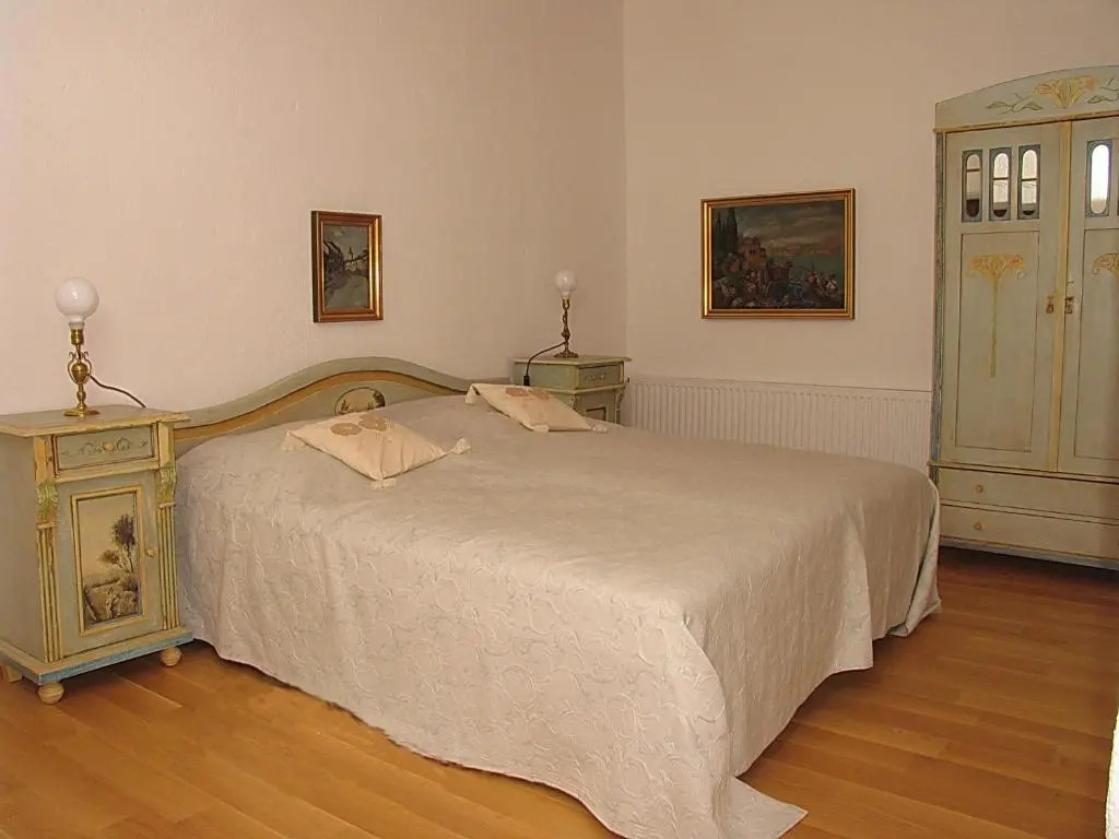 Casa Rozelor
