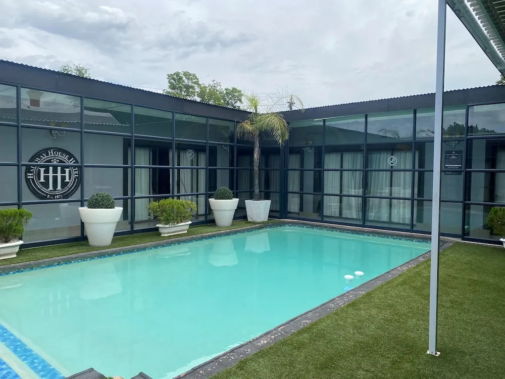 Halfway House Hotel
