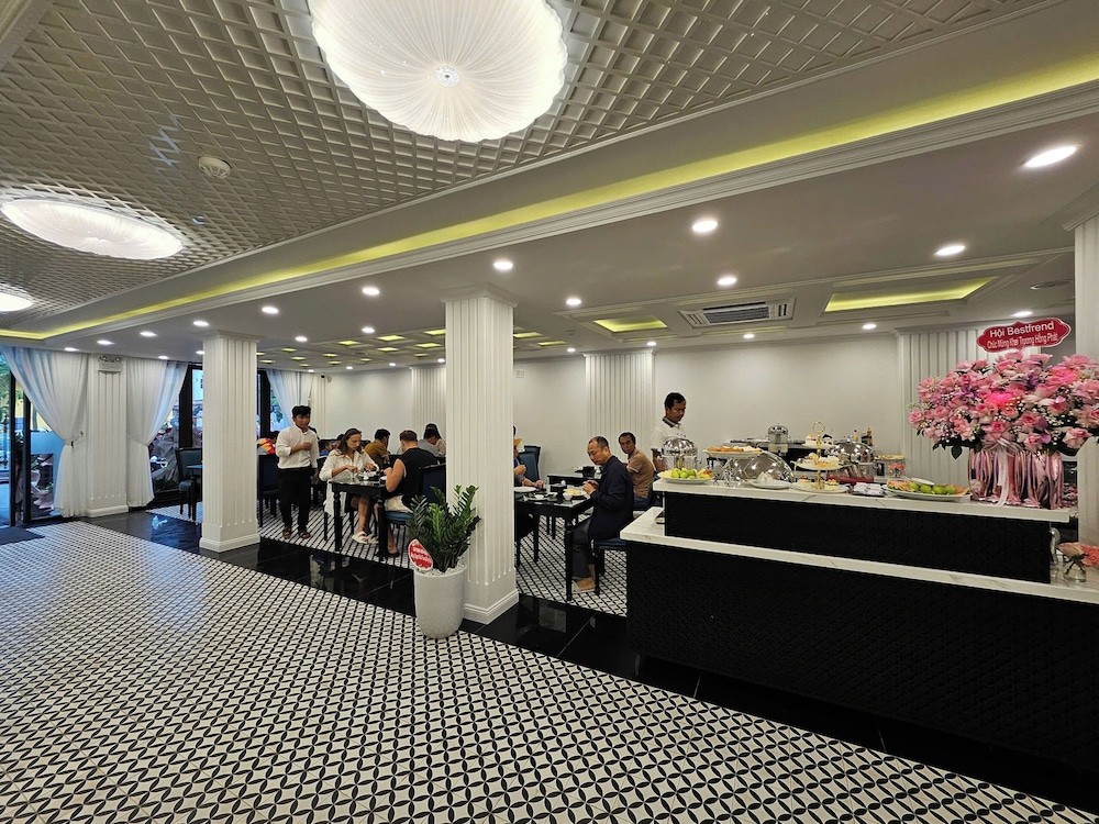 The Elegant Boutique - Hue