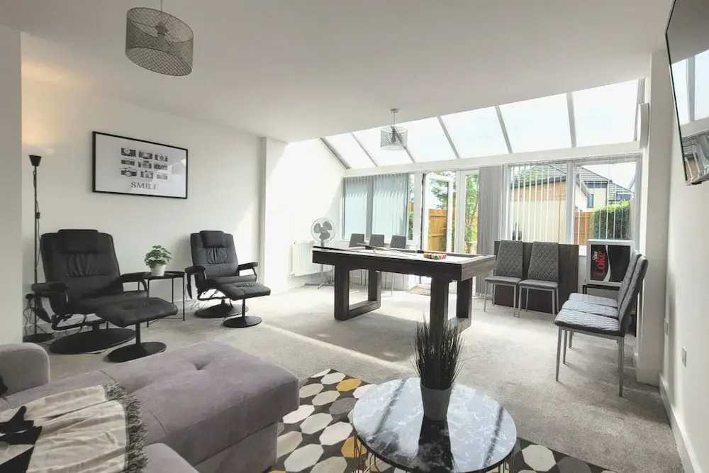 Last Minute Deals 4BR House of Four Chimneys