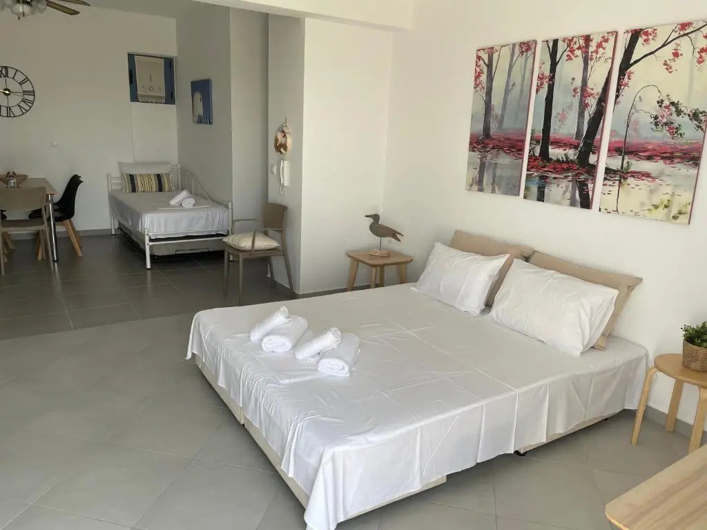 Isidoros Apartments