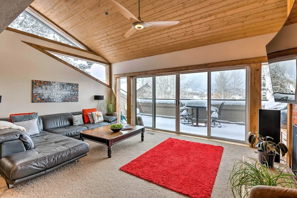 2 Mi to Park City Mtn: Townhome w/ Balcony
