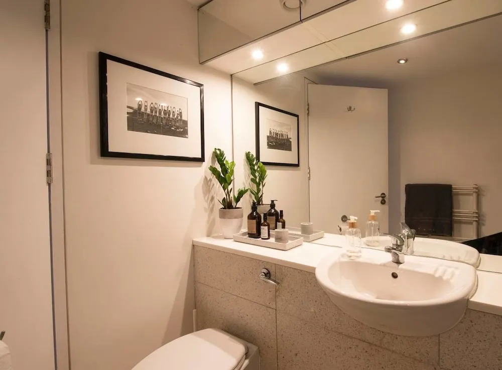 Stylish 2 Bed Duplex Flat in Castlefield