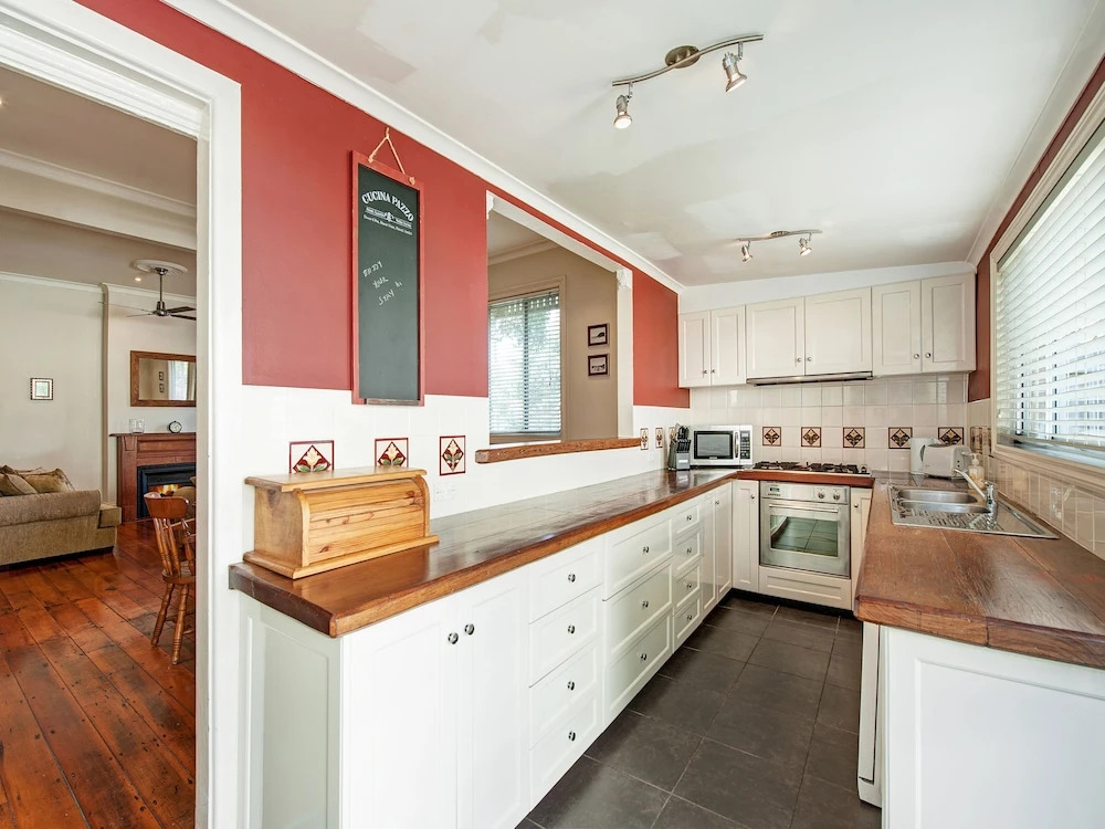 Stallard Cottage