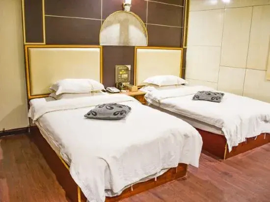 Xingyi Fuxuan Fashion Hotel