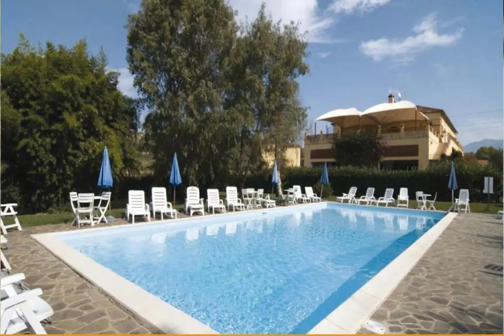 Granaio Orzo In Fattoria Con Piscina