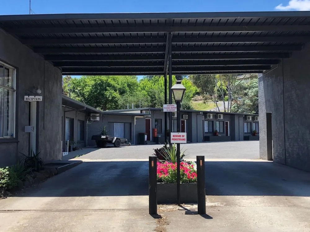 Castle Motel