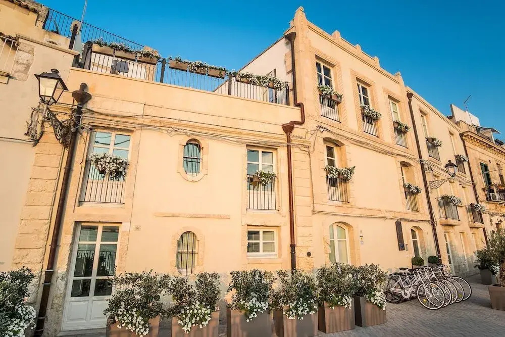 Palazzo Alfeo Aparthotel