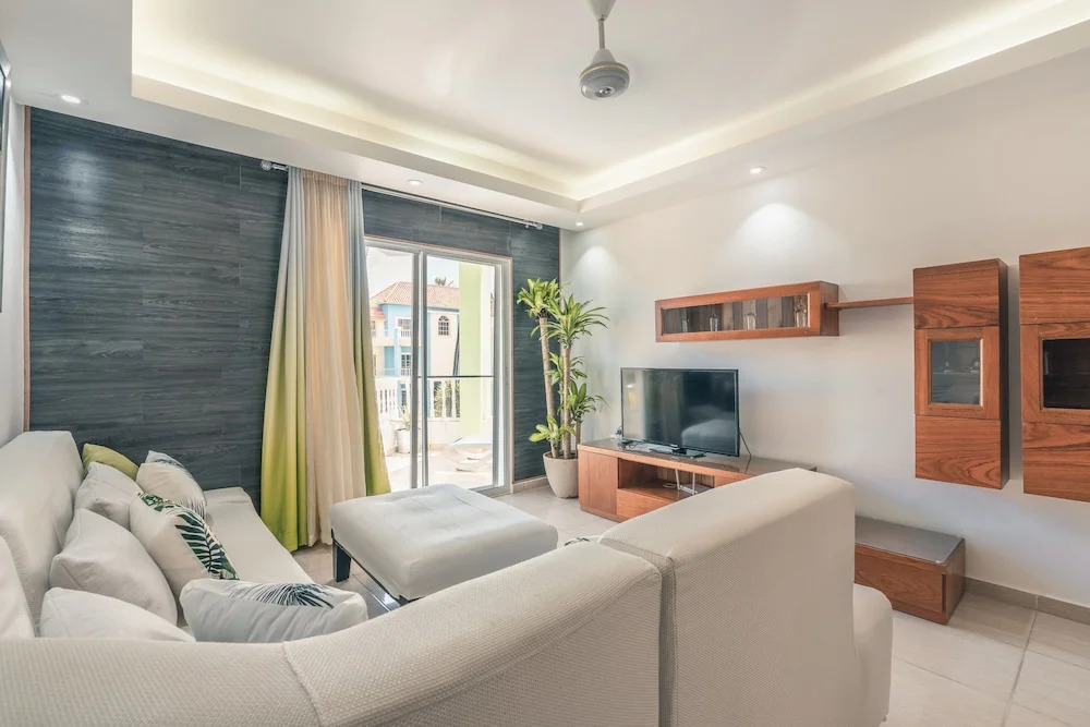 Modern Penthouse Near The Beach Long Term Deal