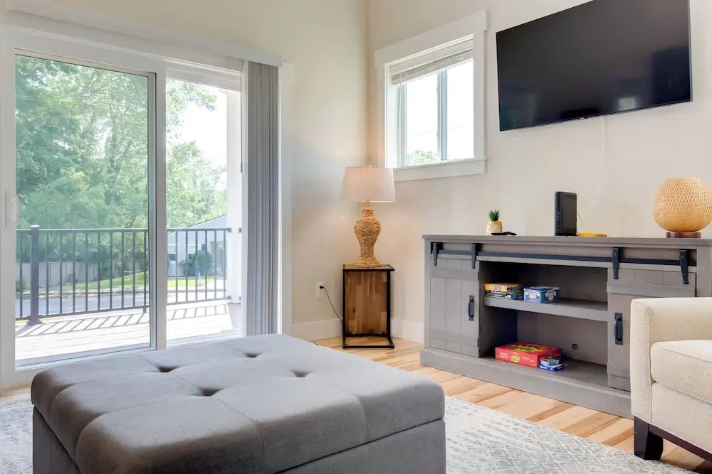 Peaceful Hendersonville Home < 2 Mi to Main St!
