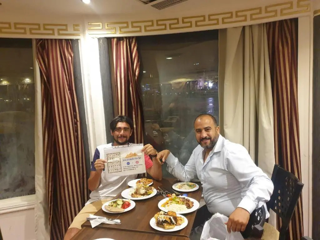 2 Jana Pyramids view inn