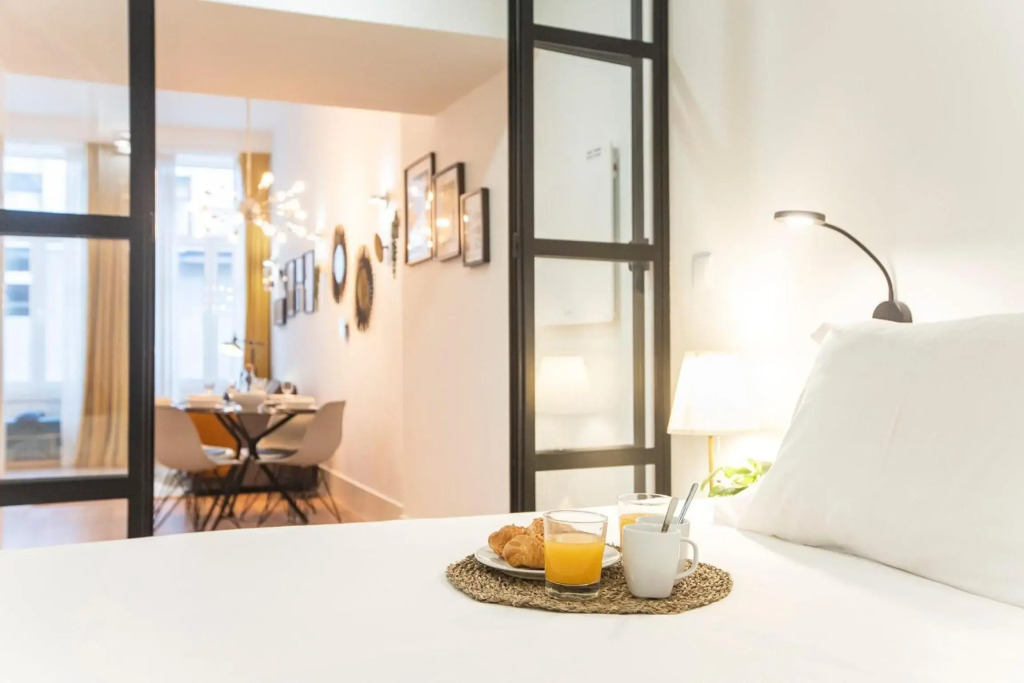 Elegant & Bright Flat by LovelyStay
