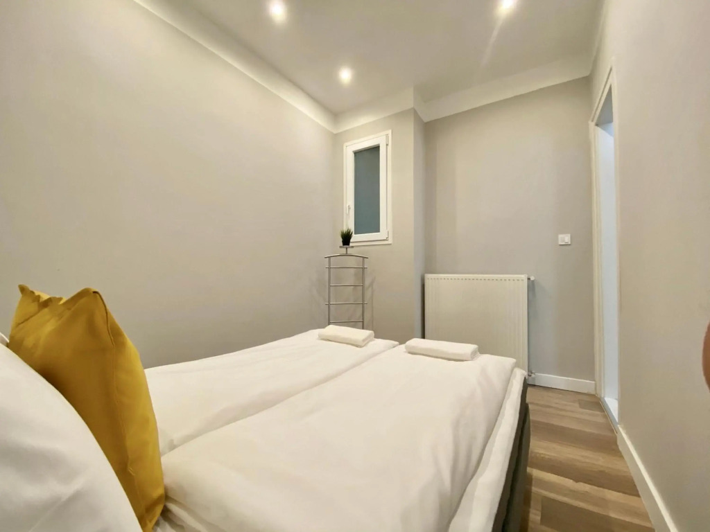 Standard Apartment by Hi5 - 2 bedroom suite in the center