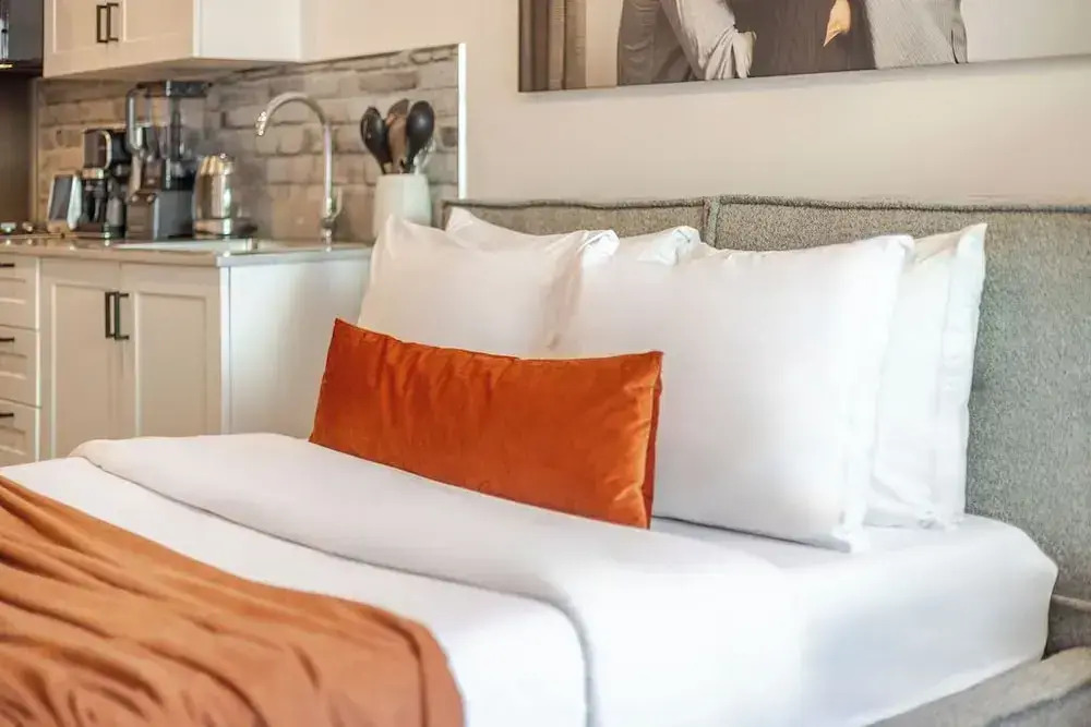 Theatre Hotel by Lodgo