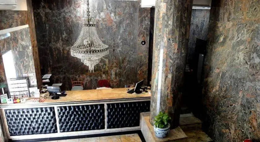 La Guardia Hotel