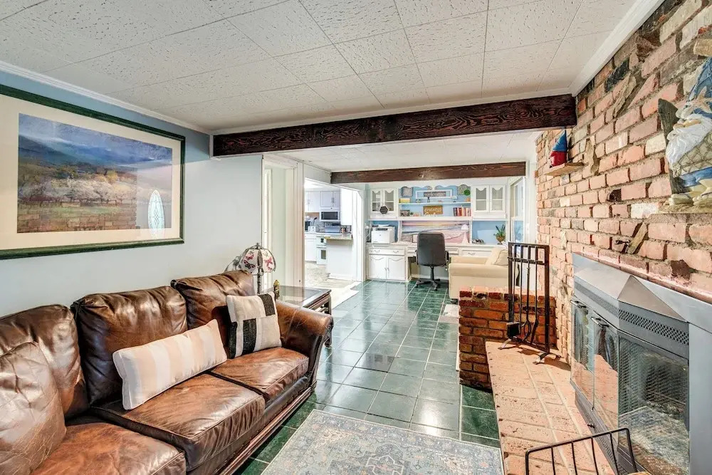 Easy Cleveland Access! Quiet Suburb Stay w/ Yard