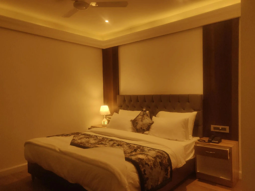Hotel Sapling Mussoorie - 500 Mtr from Picture Palace Mall Road