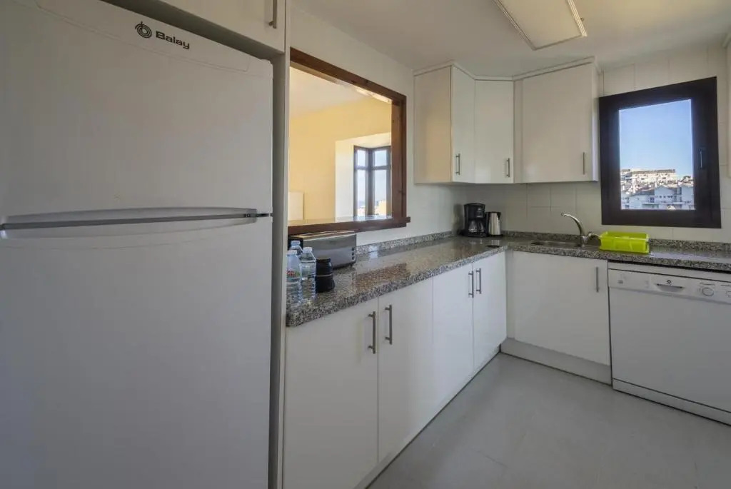 2134-Modern apt with terrace sea view