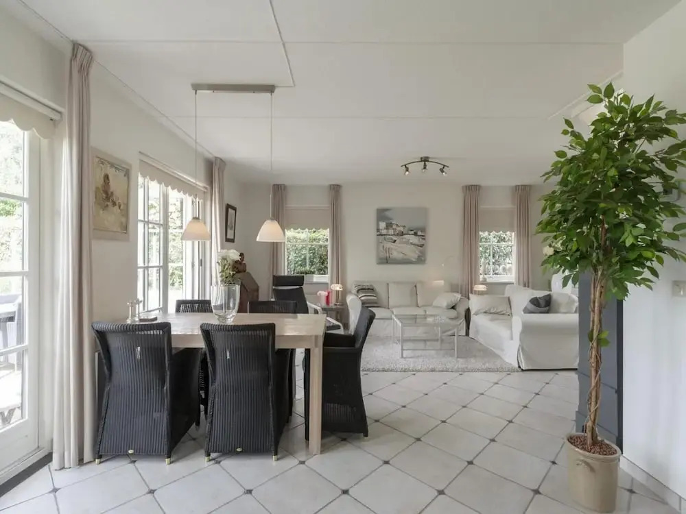 Beautiful Detached Holiday Villa Garden