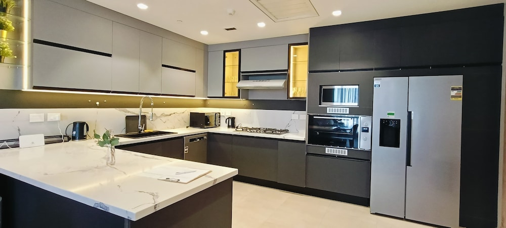 ELITE Comfort 4BR Apartment AeonTowers