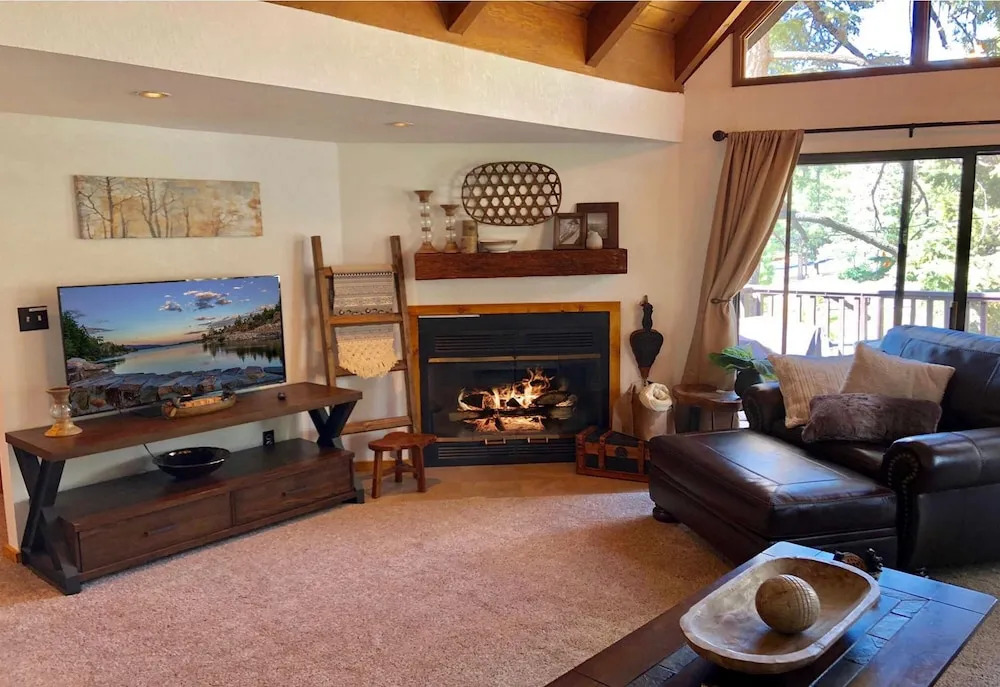 Moonridge Treetop Retreat