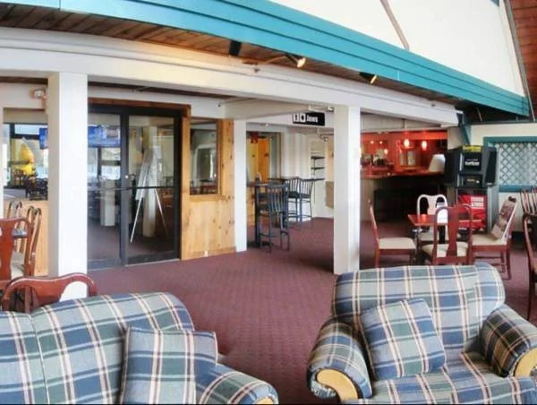 Snow Lake Lodge