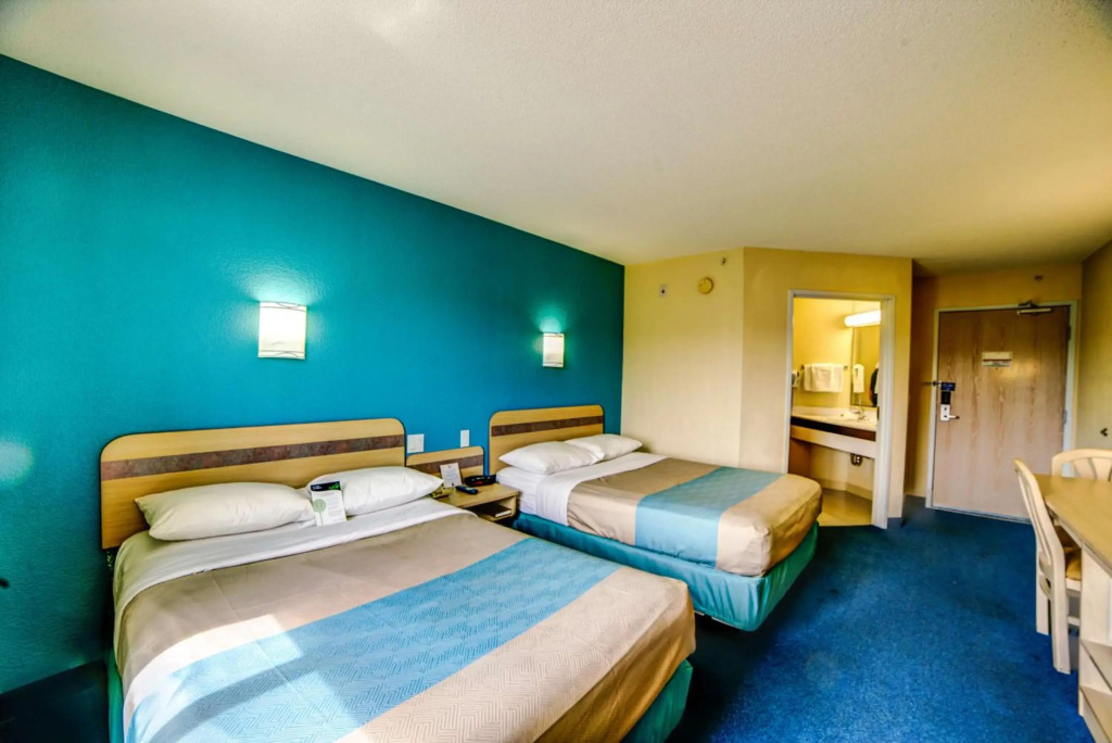 Motel 6-Huntsville, ON