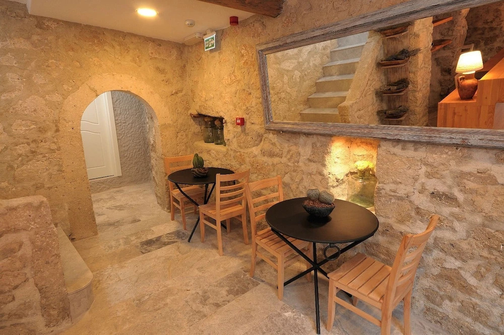 Selavi Hotel