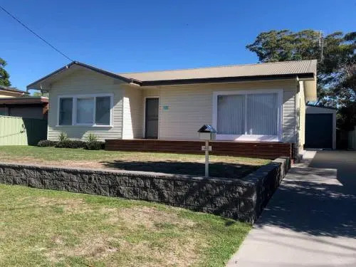 Sandy Shoal Shoal Bay Beach Cottage with aircon