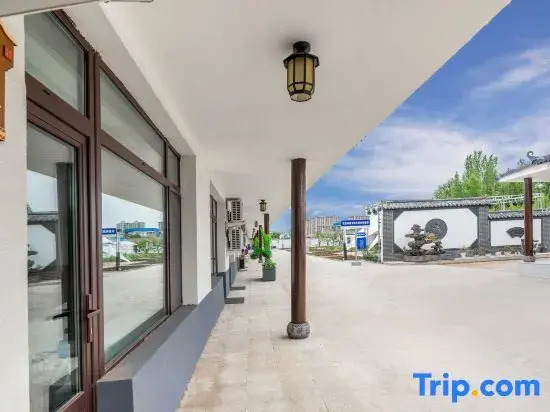 Linxi Linxi Town Chengbei Homestay (Linxi County Government)