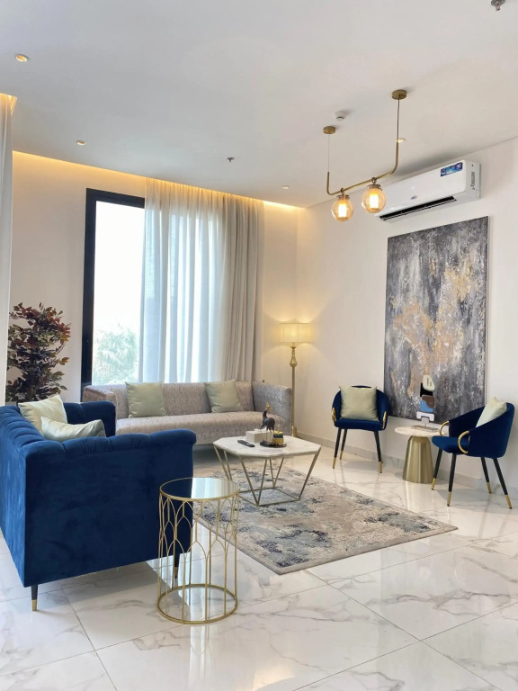 Spacious new 2 bedroom Apt-in amazing location