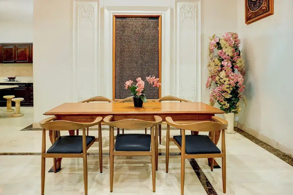 Capital O 94491 Family Homestay