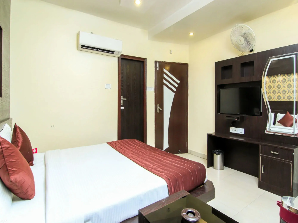 OYO 2000 Hotel Yash