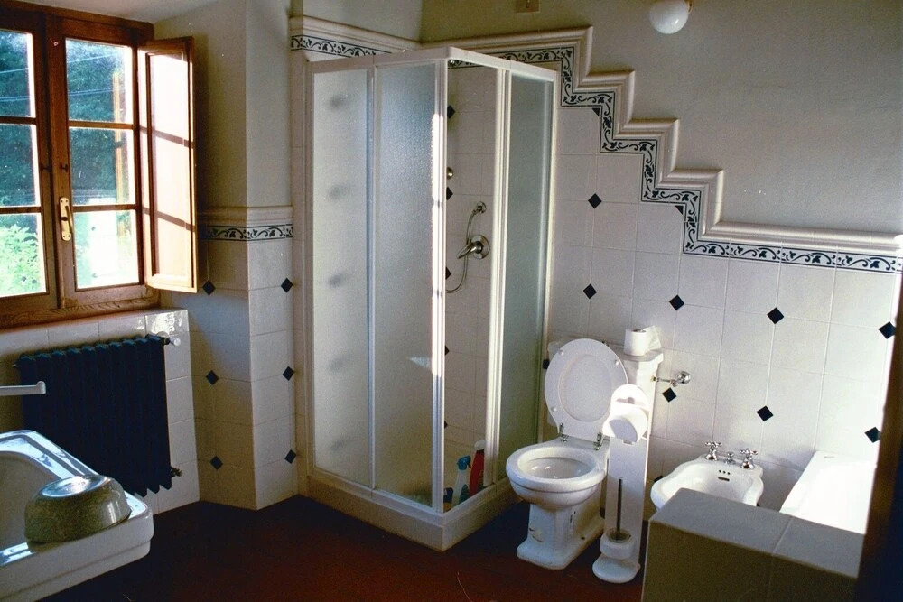 4-bed, Sleeps 8, Pets, Free Parking