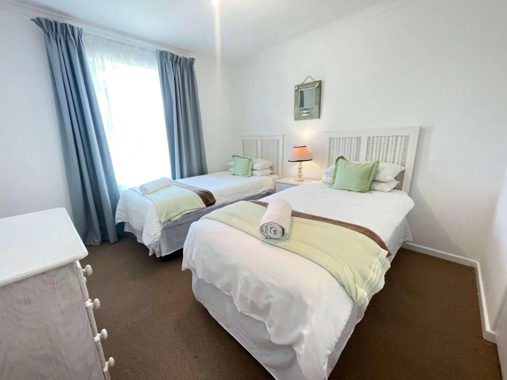 The River Club Loft - 6 sleeper, Swimming Pool, 2 min to Robberg Beach