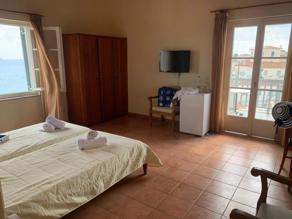 A Hotel Faros