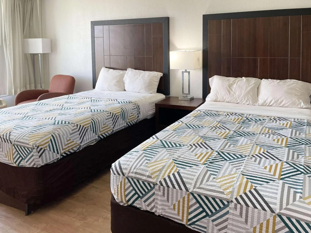 Motel 6 Opelika AL