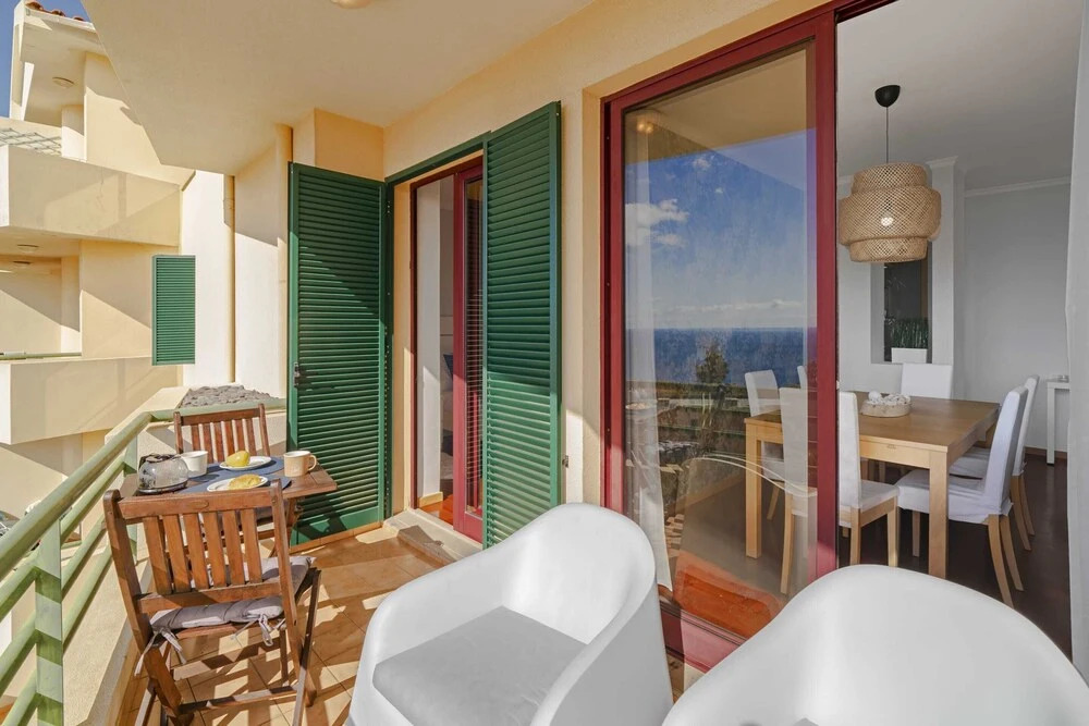 Bright Apartment With Pool, Garajau IV