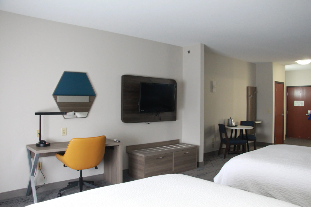 Holiday Inn Express & Suites Wytheville by IHG