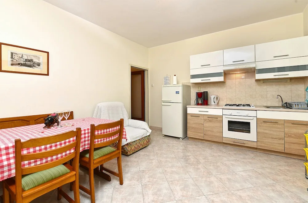 Relaxing Apartment With Outdoor Space in Fažana