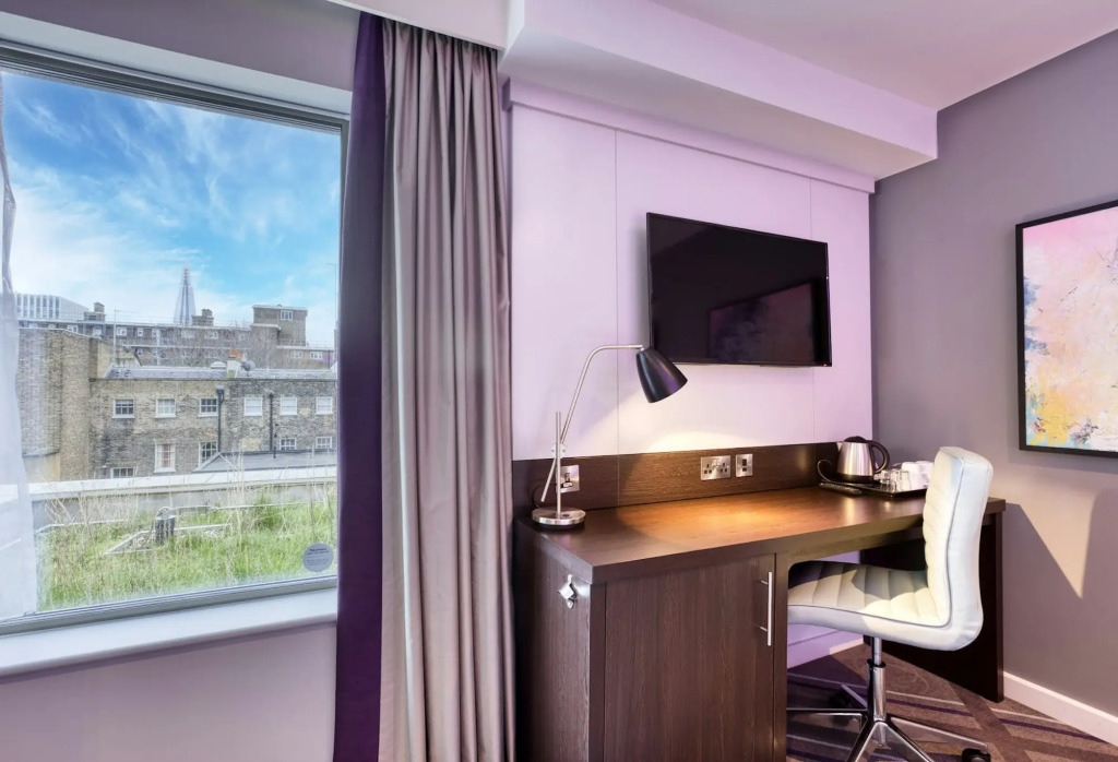 Premier Inn London Southwark - Southwark Station