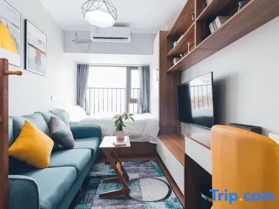 Xiangyu Light Homestay (Zhengzhou East Railway Station)