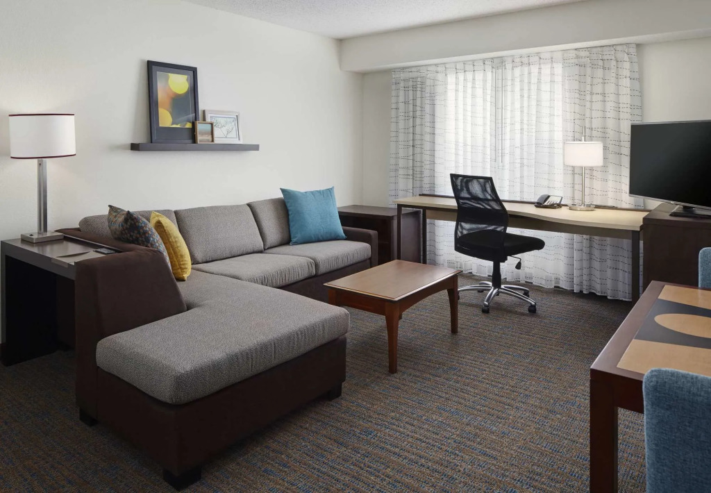 Residence Inn Saint Louis Airport / Earth City