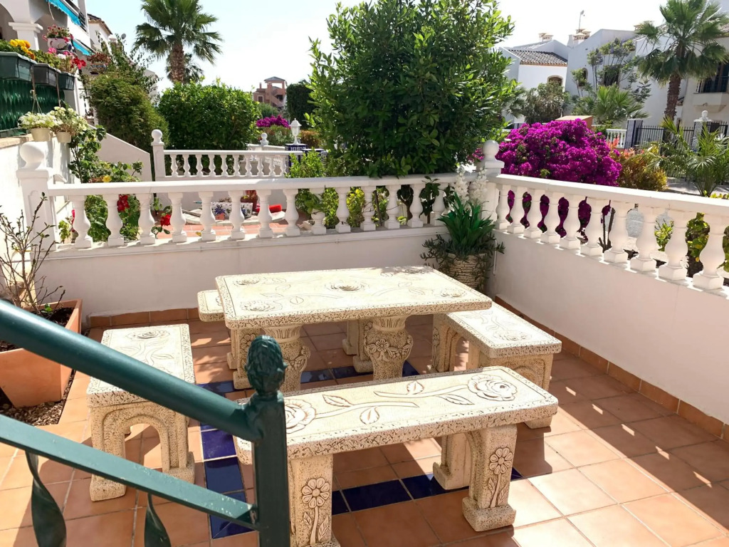Villamartin, lovely 2 bed house, short walk to the Plaza.