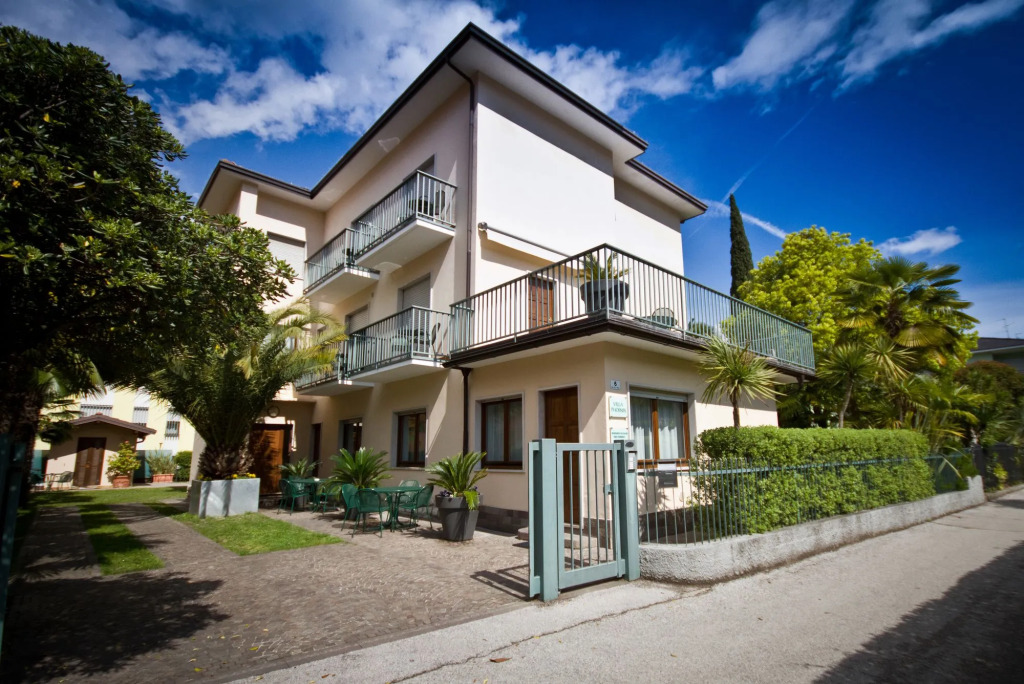 Villa Phoenix - Lake Apartments