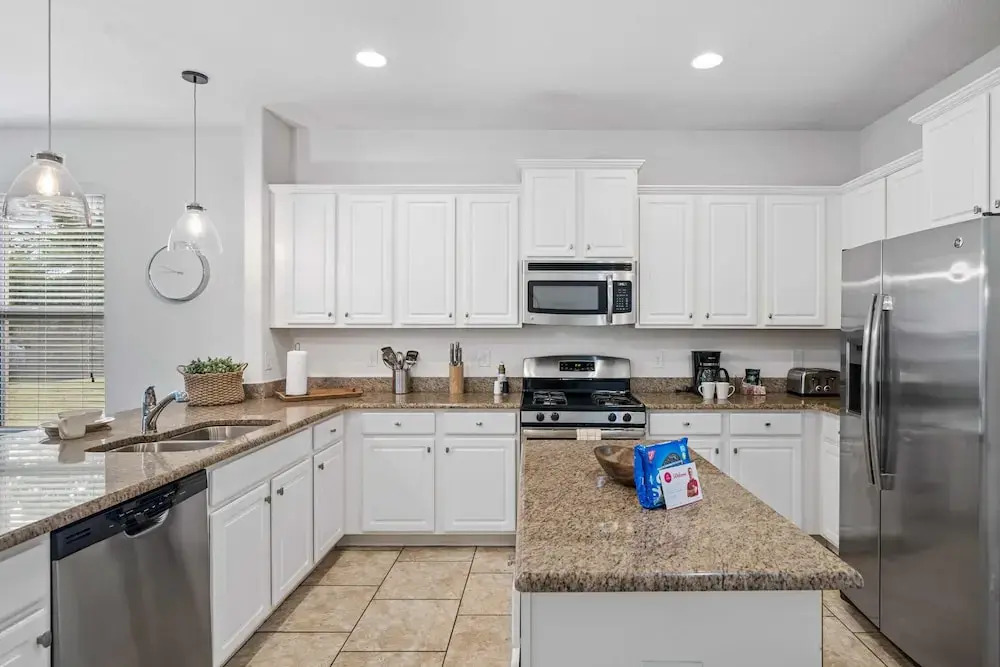 4131 Oaktree Drive