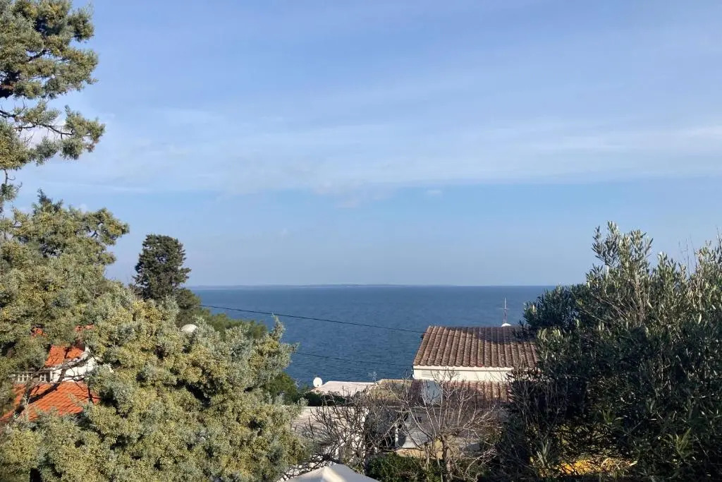 Valdarke Sea View Apartment