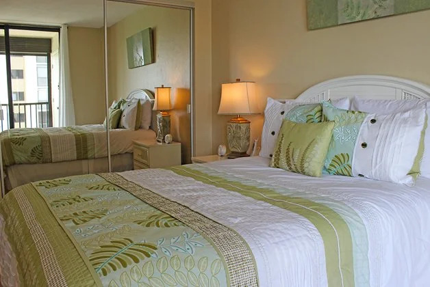 Bay Harbor Club 5A - 2 Br Condo